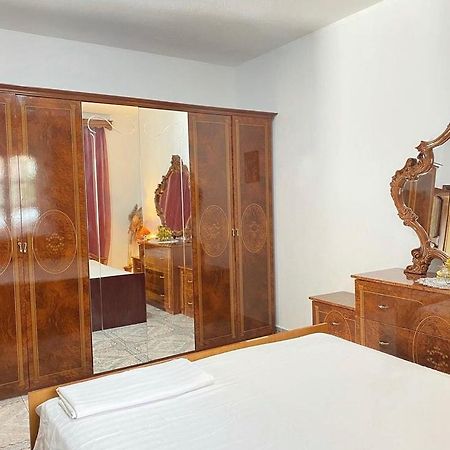 Roeli'S Guest House Pogradec Exterior photo