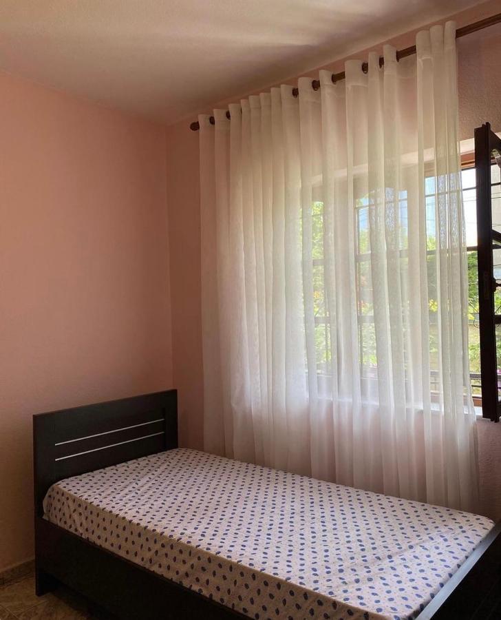 Roeli'S Guest House Pogradec Exterior photo