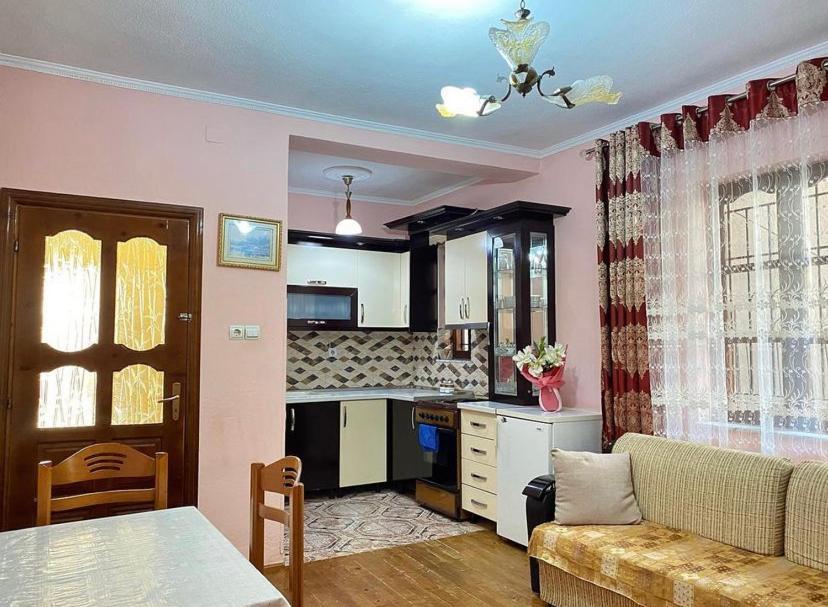 Roeli'S Guest House Pogradec Exterior photo